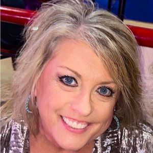 Meet your Posher, Val